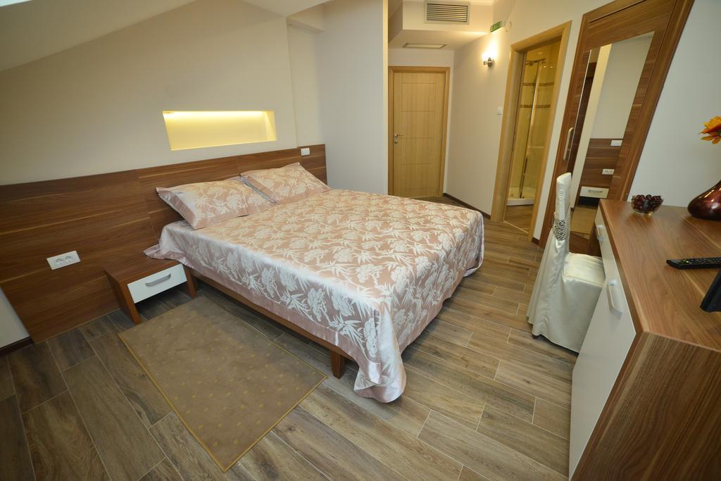 Kesten Futog Zimmer foto