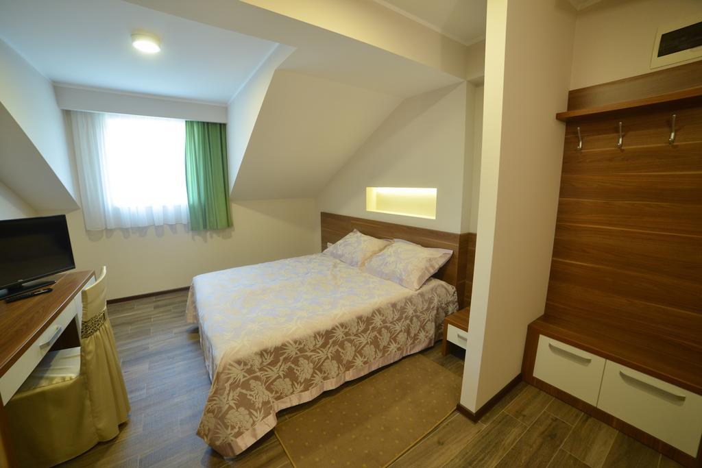 Kesten Futog Zimmer foto