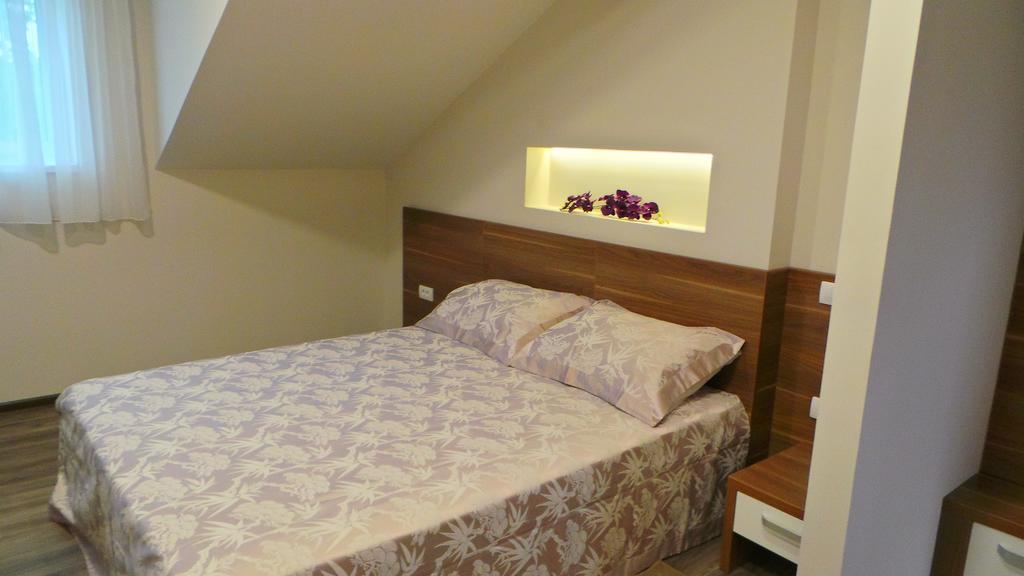 Kesten Futog Zimmer foto
