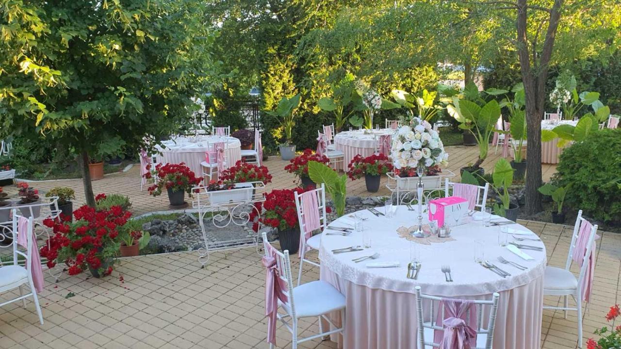 Kesten Futog Exterior foto